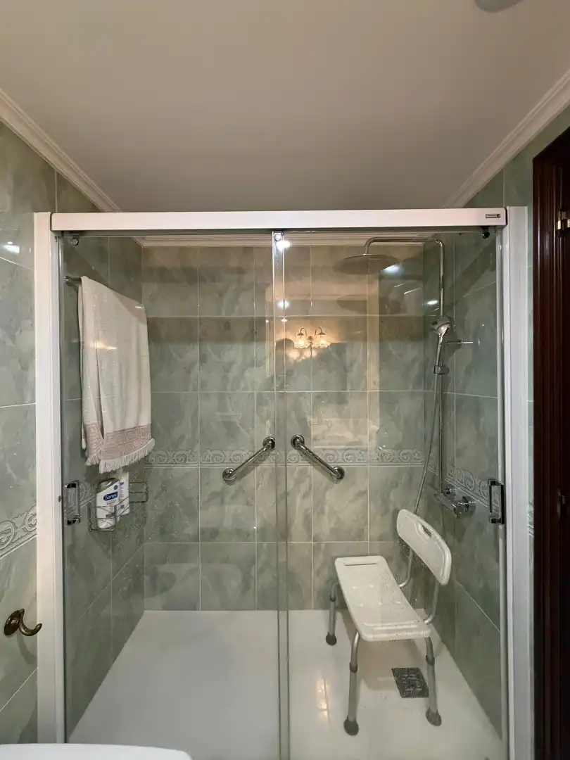 Baño de Piso en venta en A Coruña Capital  con Calefacción, Parquet y Trastero