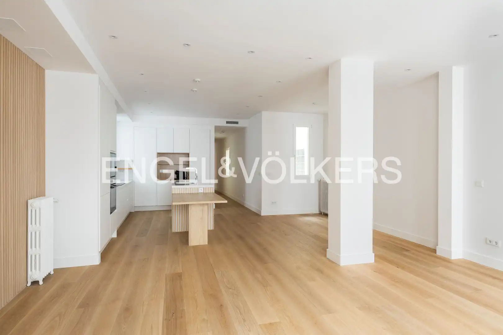 Wohnzimmer von Wohnung zum Verkauf in Madrid mit Klimaanlage und Heizung