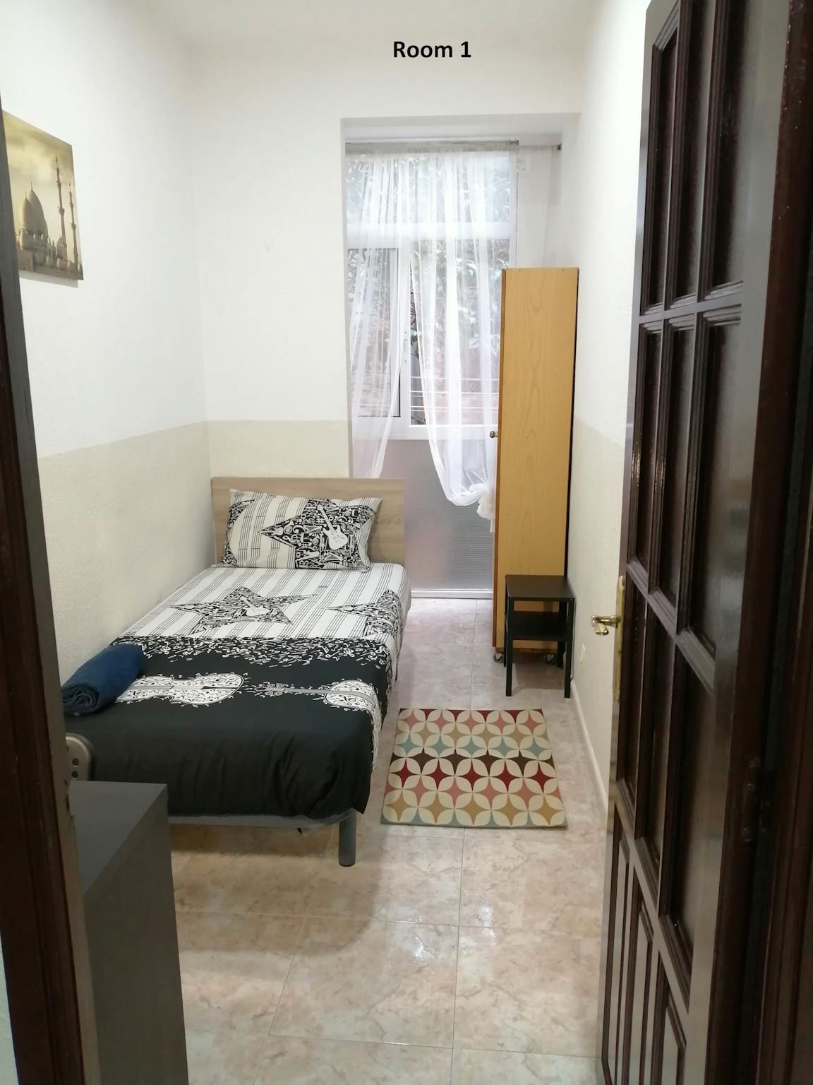 Bedroom of Flat to share in  Barcelona Capital  with Furnished and Washing machine
