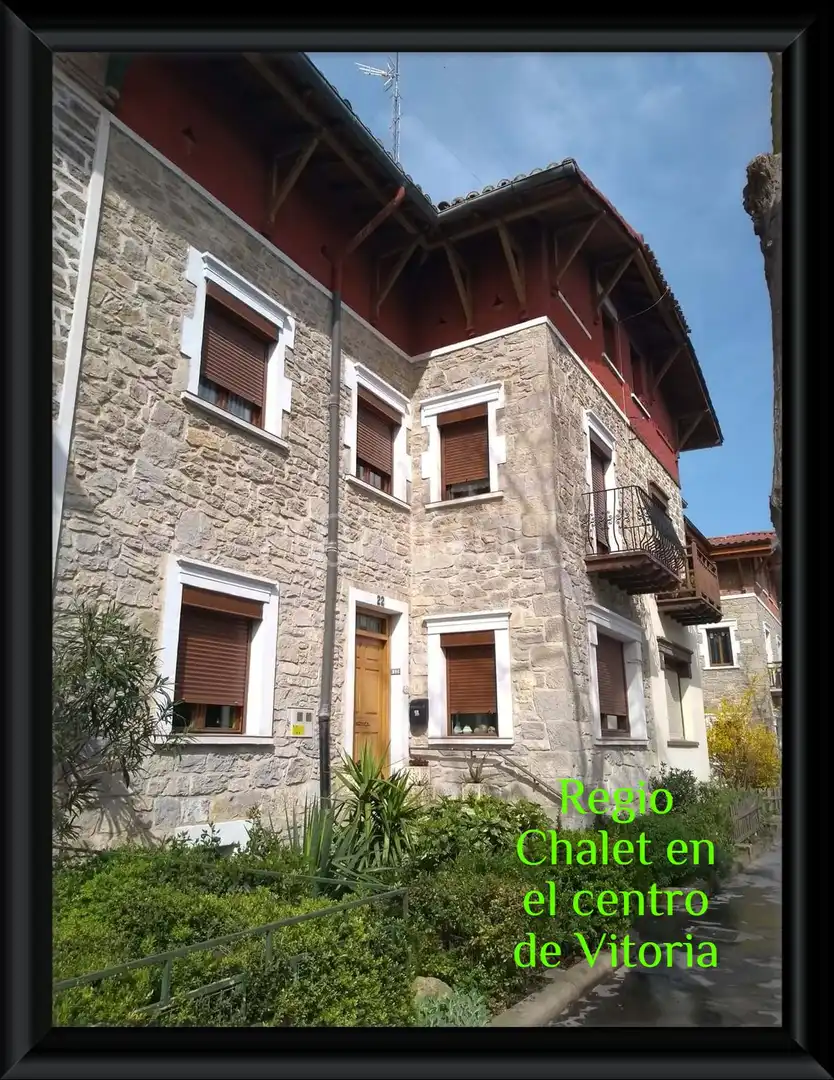 Vista exterior de Casa o xalet en venda en Vitoria - Gasteiz