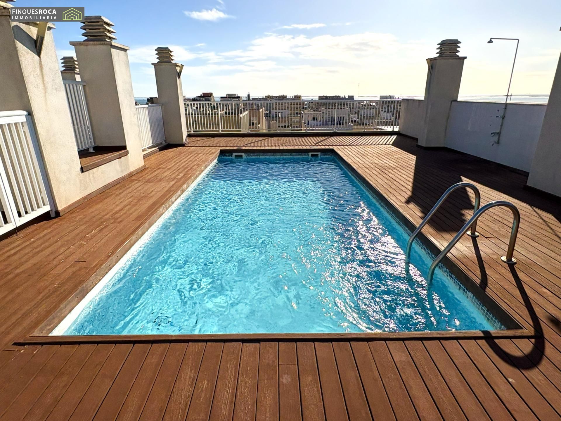 Piscina de Apartamento en venta en La Ràpita con Aire acondicionado, Terraza y Alarma