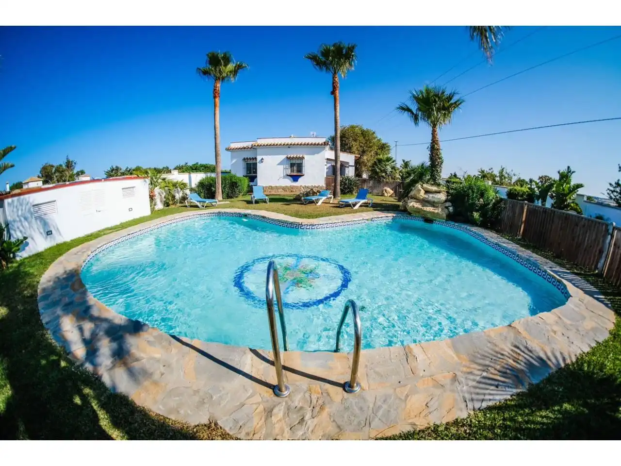 Xalet amb piscina en venda a Camino Atravesados 1