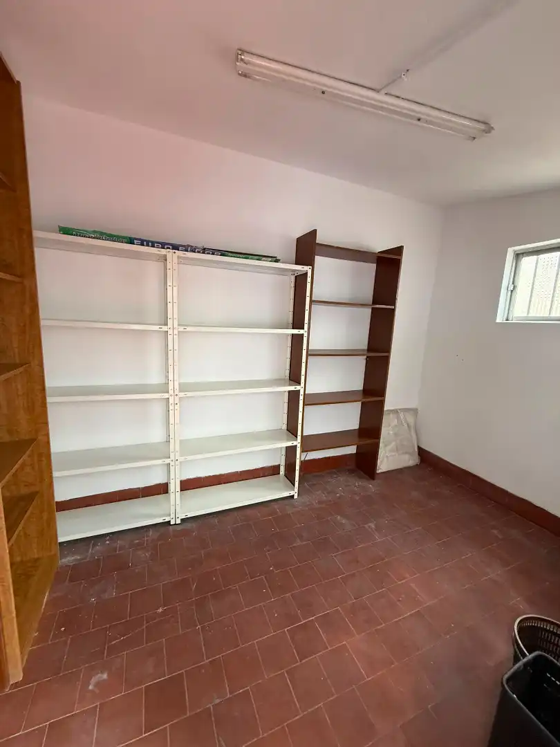 Oficina de alquiler en Oviedo  con Calefacción, Terraza y Amueblado