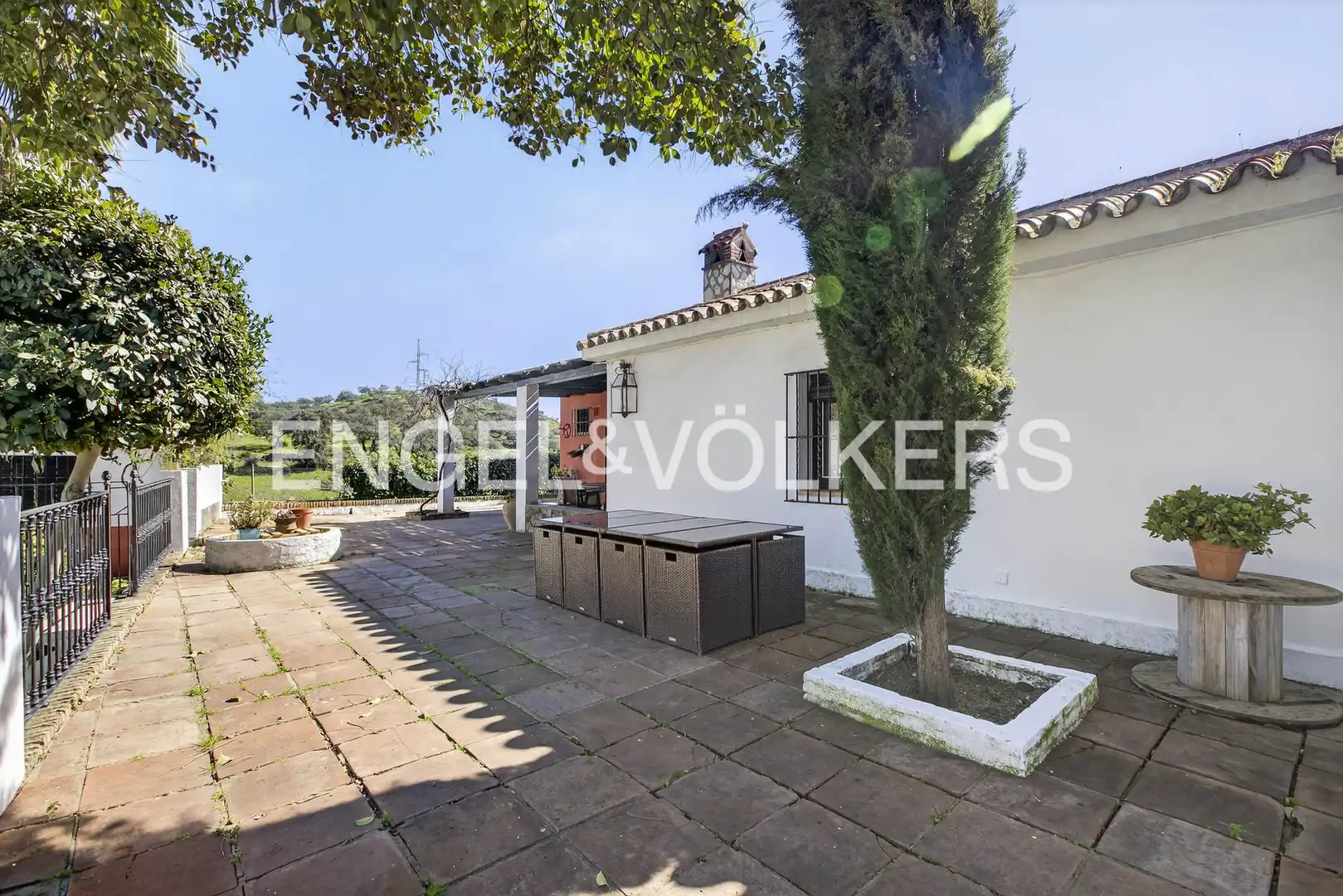 Vista exterior de Finca rústica en venta en El Castillo de las Guardas con Aire acondicionado, Calefacción y Jardín privado