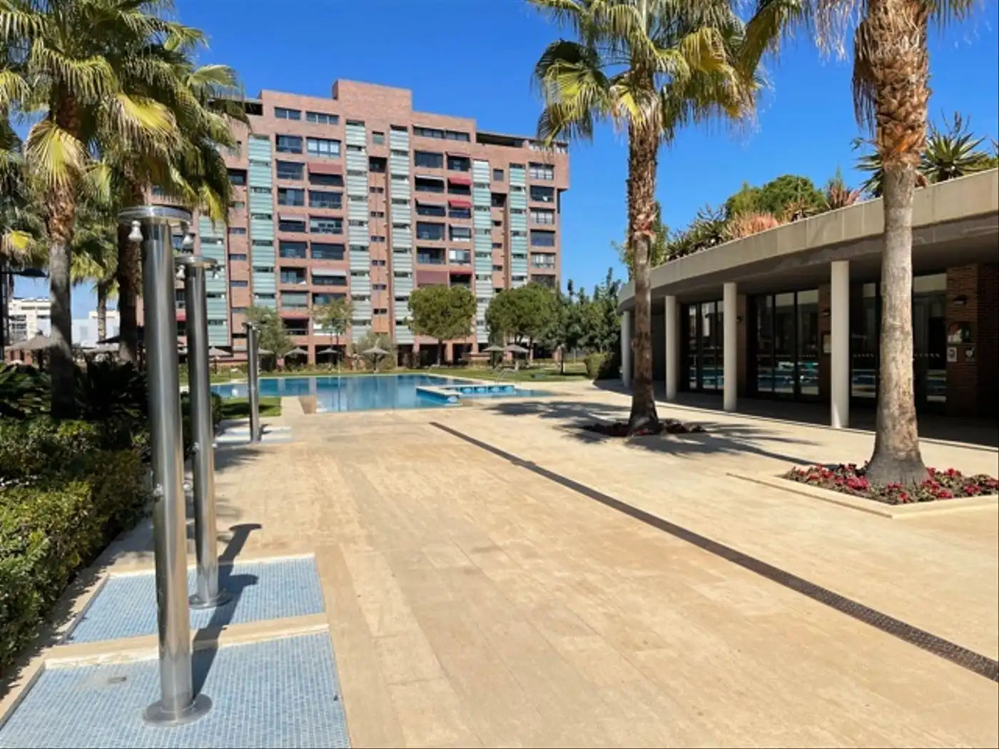 Piscina de Apartamento en venta en Playa de San Juan - El Cabo de las Huertas