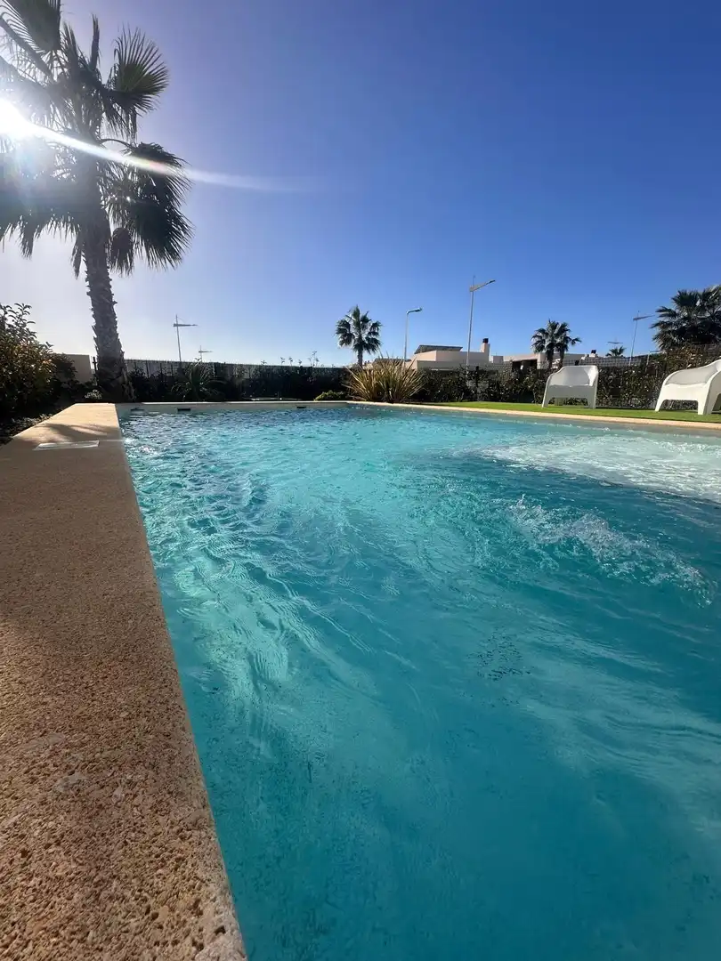 Piscina de Casa o xalet en venda en Madrid