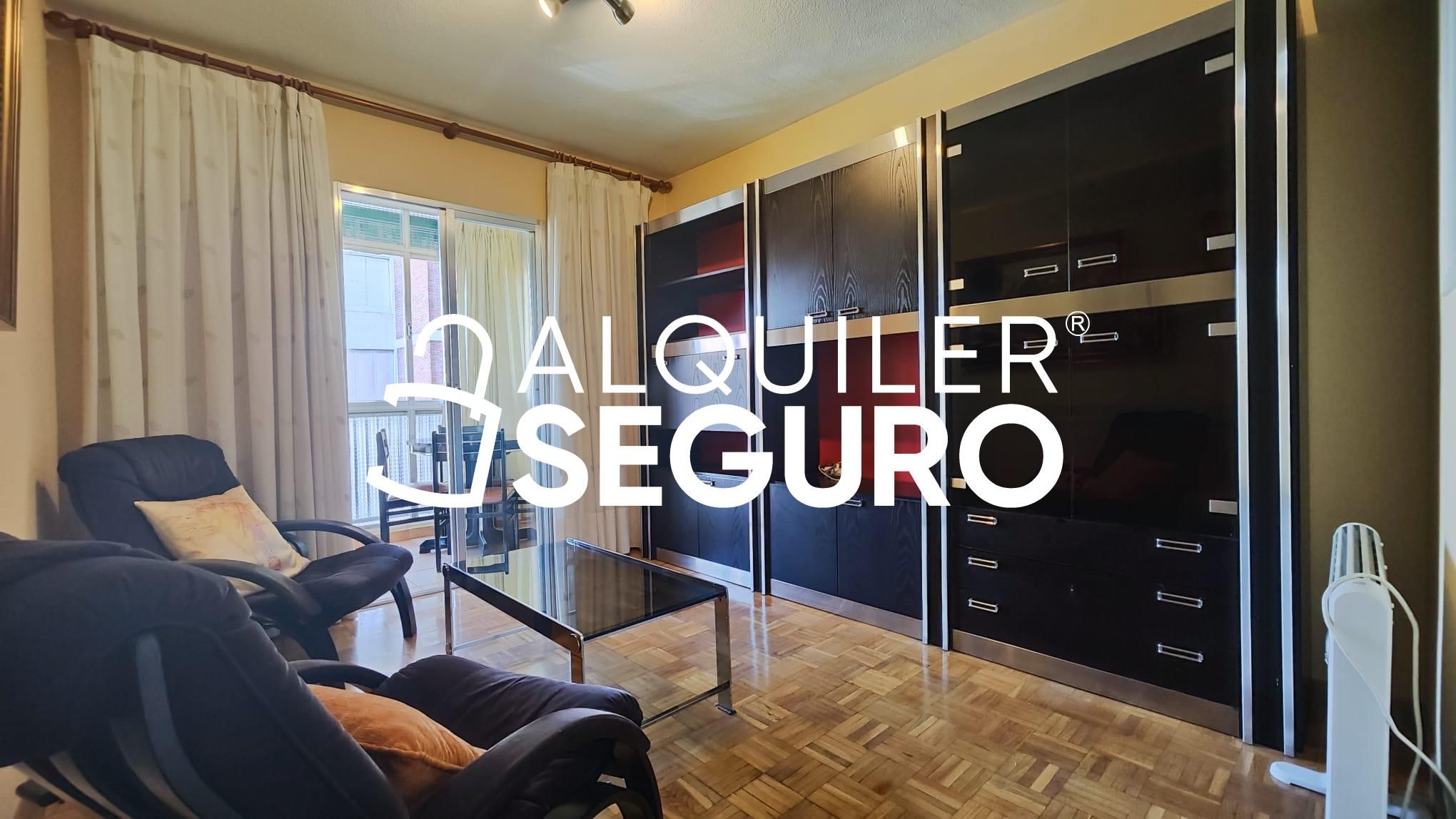 Sala d'estar de Pis de lloguer en  Madrid Capital amb Terrassa