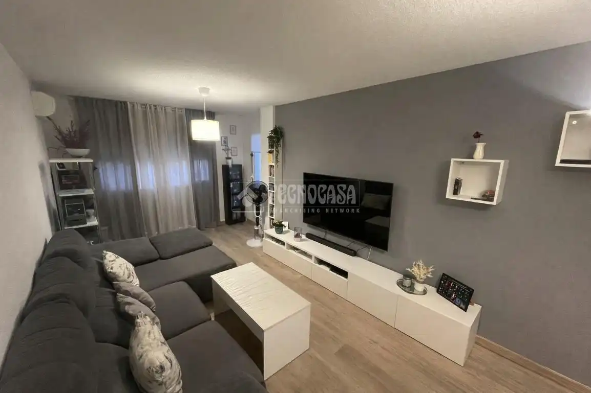 Sala d'estar de Pis en venda en Pinto amb Calefacció i Terrassa