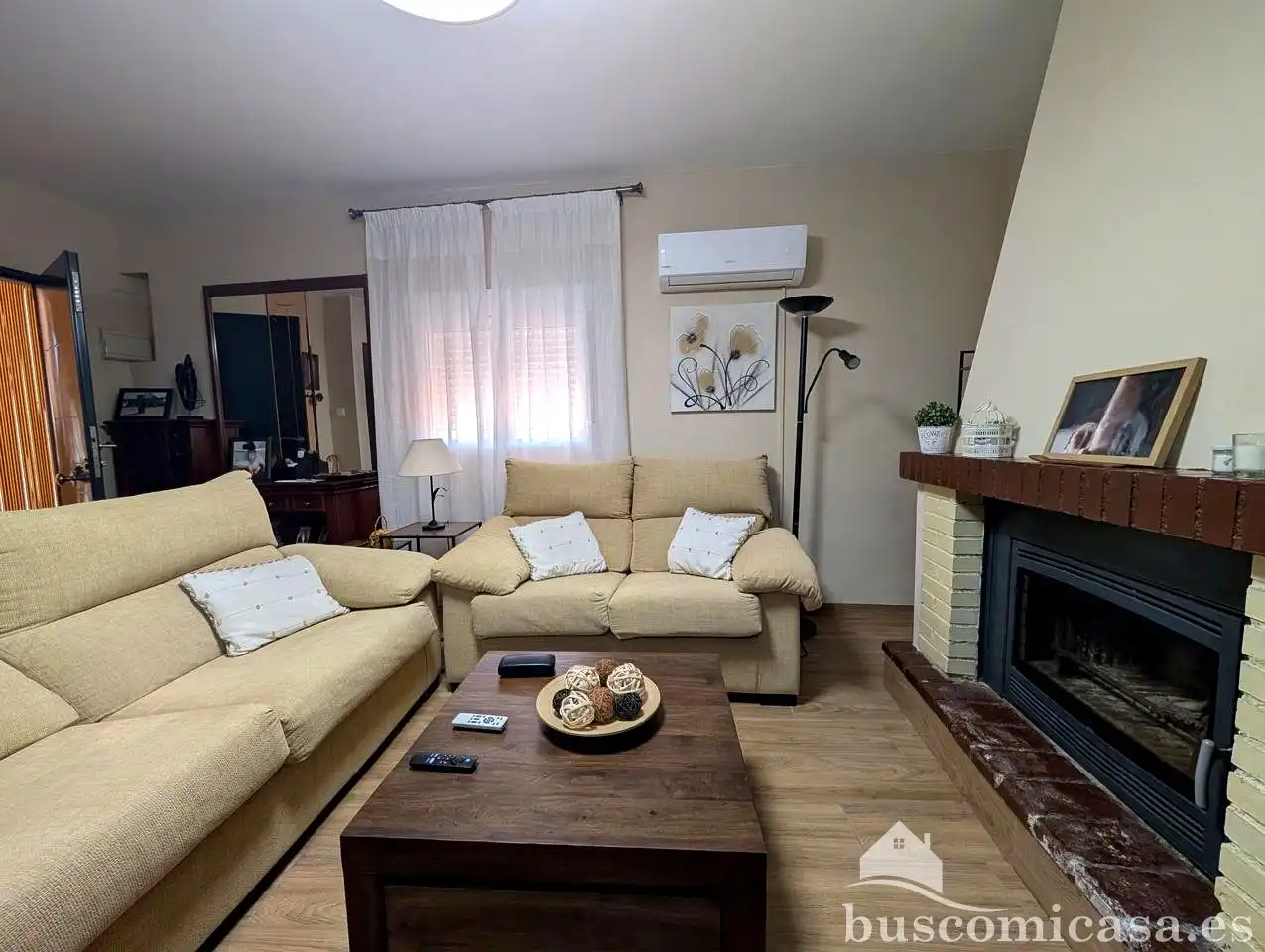 Sala d'estar de Finca rústica en venda en Linares amb Aire condicionat, Jardí privat i Traster