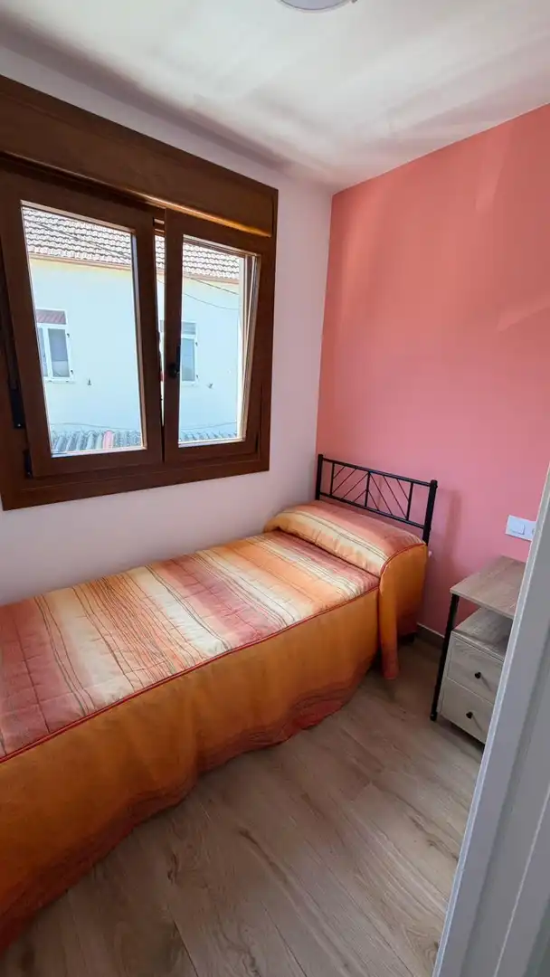 Dormitori de Casa o xalet en venda en Carballo amb Calefacció i Moblat