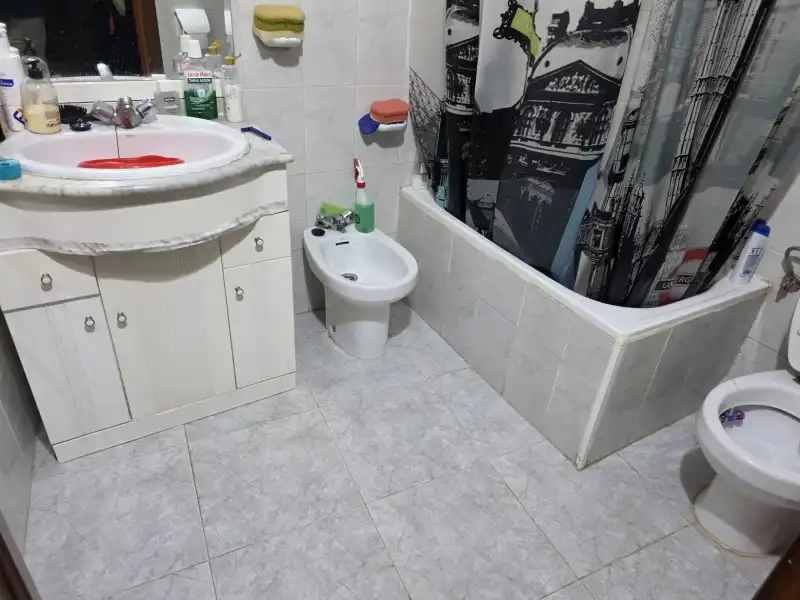 Bany de Casa o xalet en venda en La Granja  amb Jardí privat i Moblat