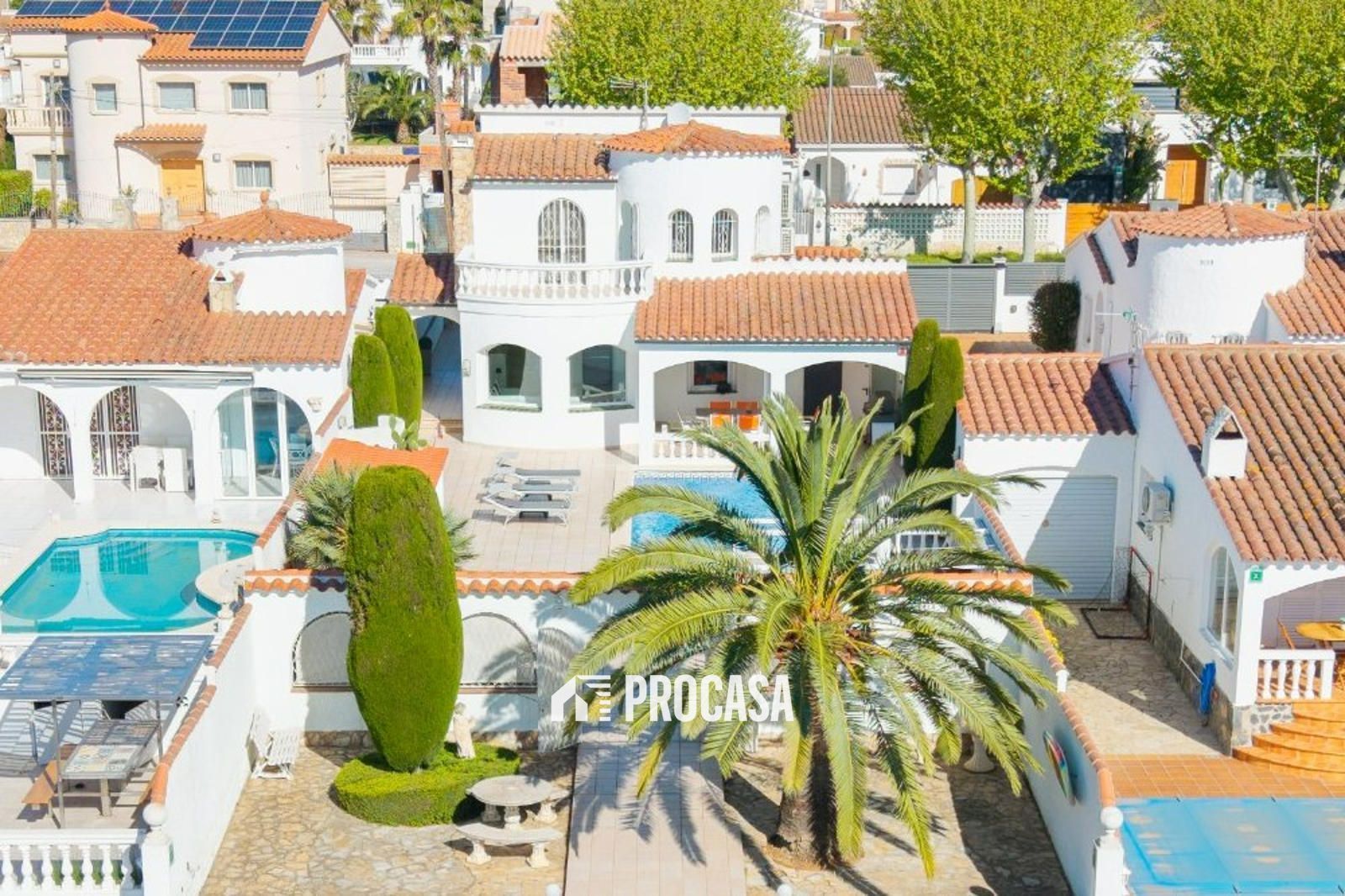 Vista exterior de Casa o chalet en venta en Empuriabrava con Aire acondicionado, Calefacción y Piscina