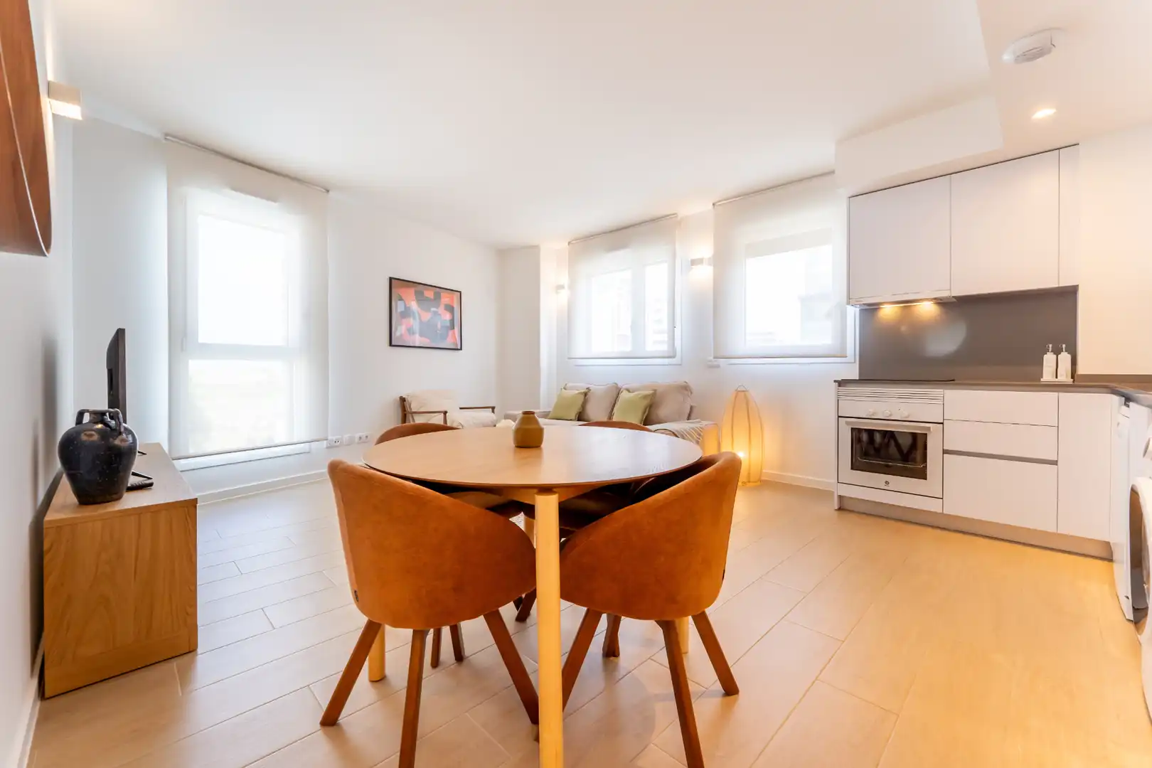 Menjador de Apartament de lloguer en Madrid amb Aire condicionat, Calefacció i Traster