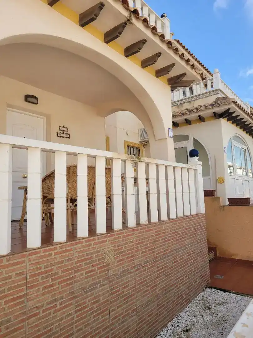 Terrassa de Casa adosada en venda en Orihuela amb Jardí privat, Traster i Moblat
