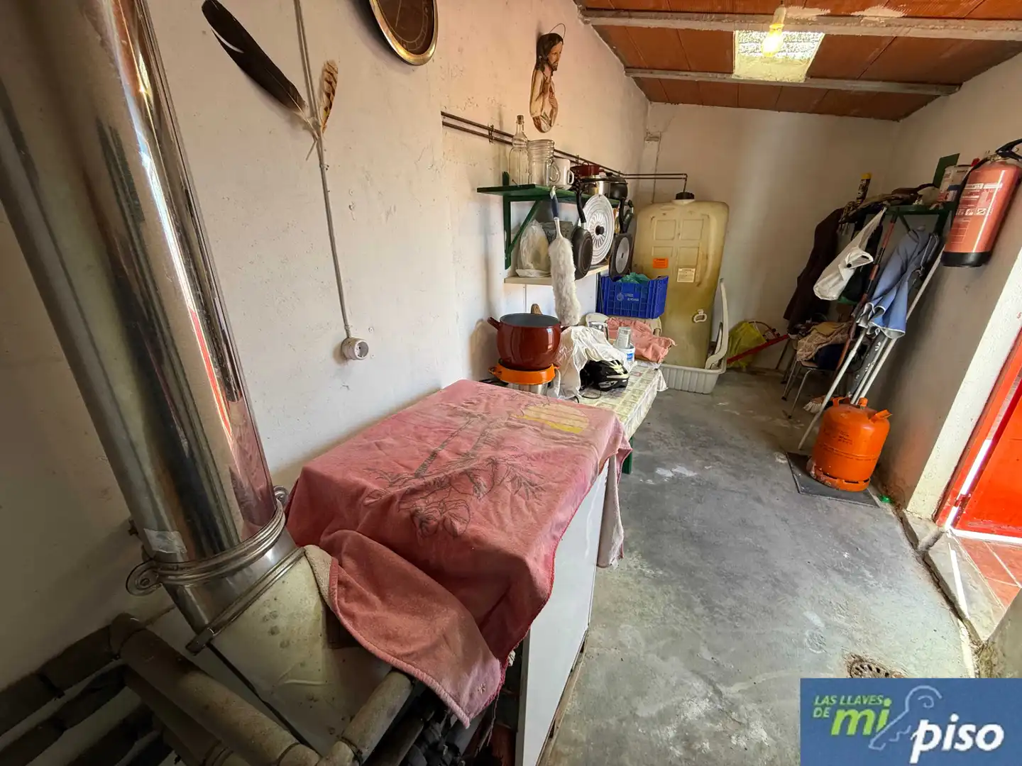 Cuina de Casa o xalet en venda en Nava del Rey amb Calefacció, Jardí privat i Terrassa