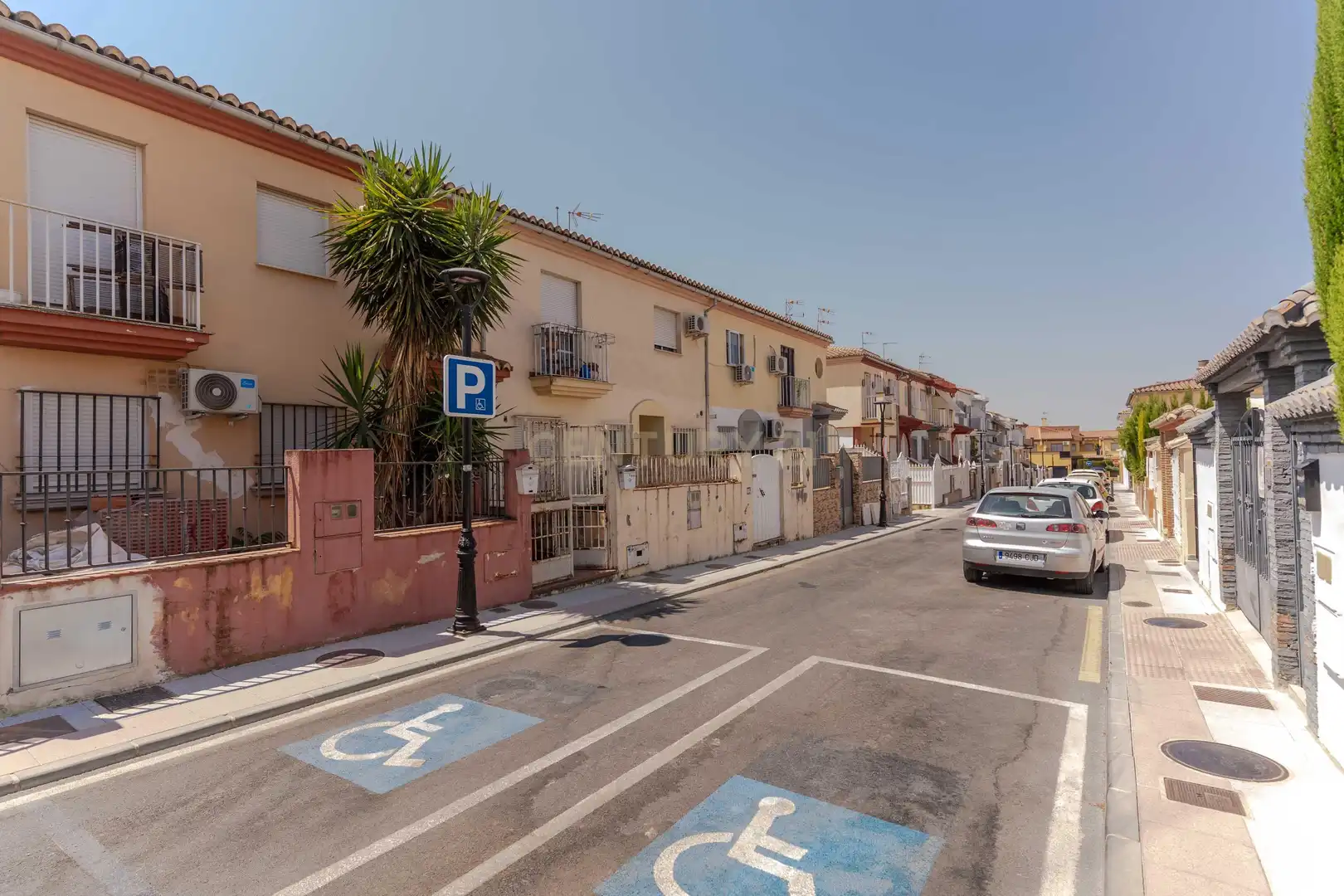Exterior view of Flat for sale in Pulianas  with Air Conditioner and Washing machine