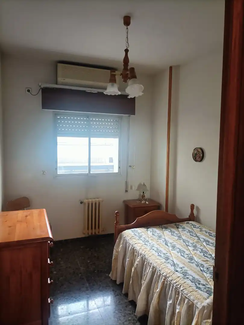 Bedroom of Flat for rent in Jaén  with Air Conditioner, Heating and Furnished