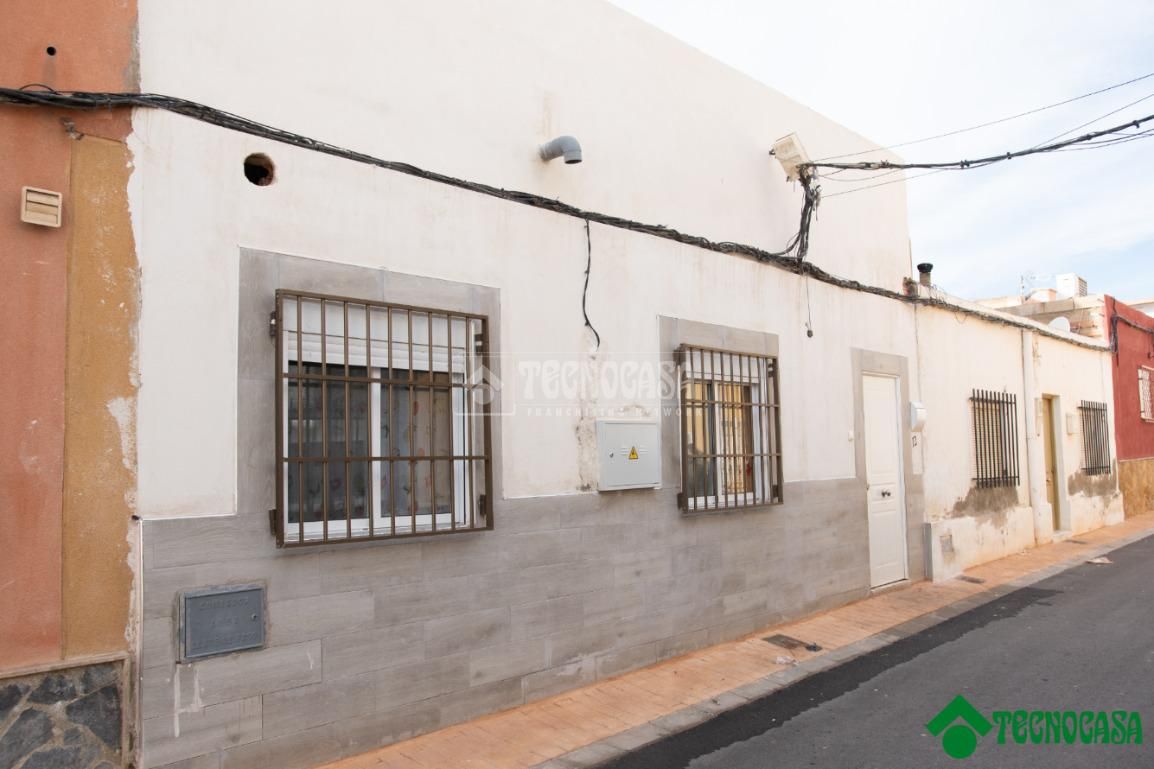 Casa adosada en venta