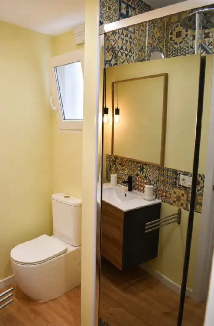 Bathroom of Flat for rent in Alzira  with Air Conditioner, Furnished and Oven