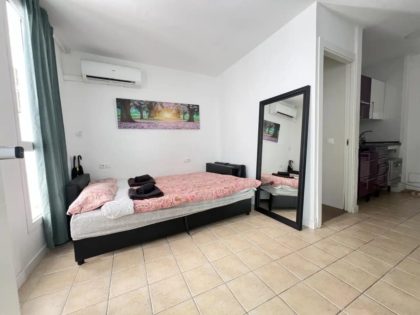 Habitación de Edificio en venta en Málaga