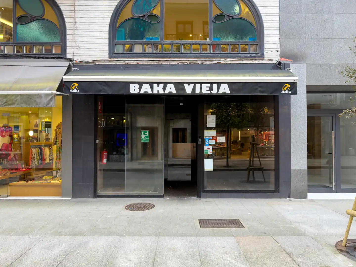 Vista exterior de Local de alquiler en Gijón 