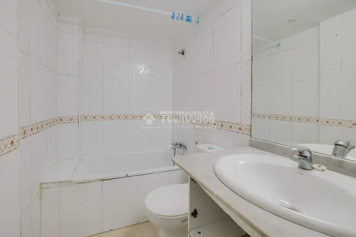 Bathroom of Study for sale in Barcelona