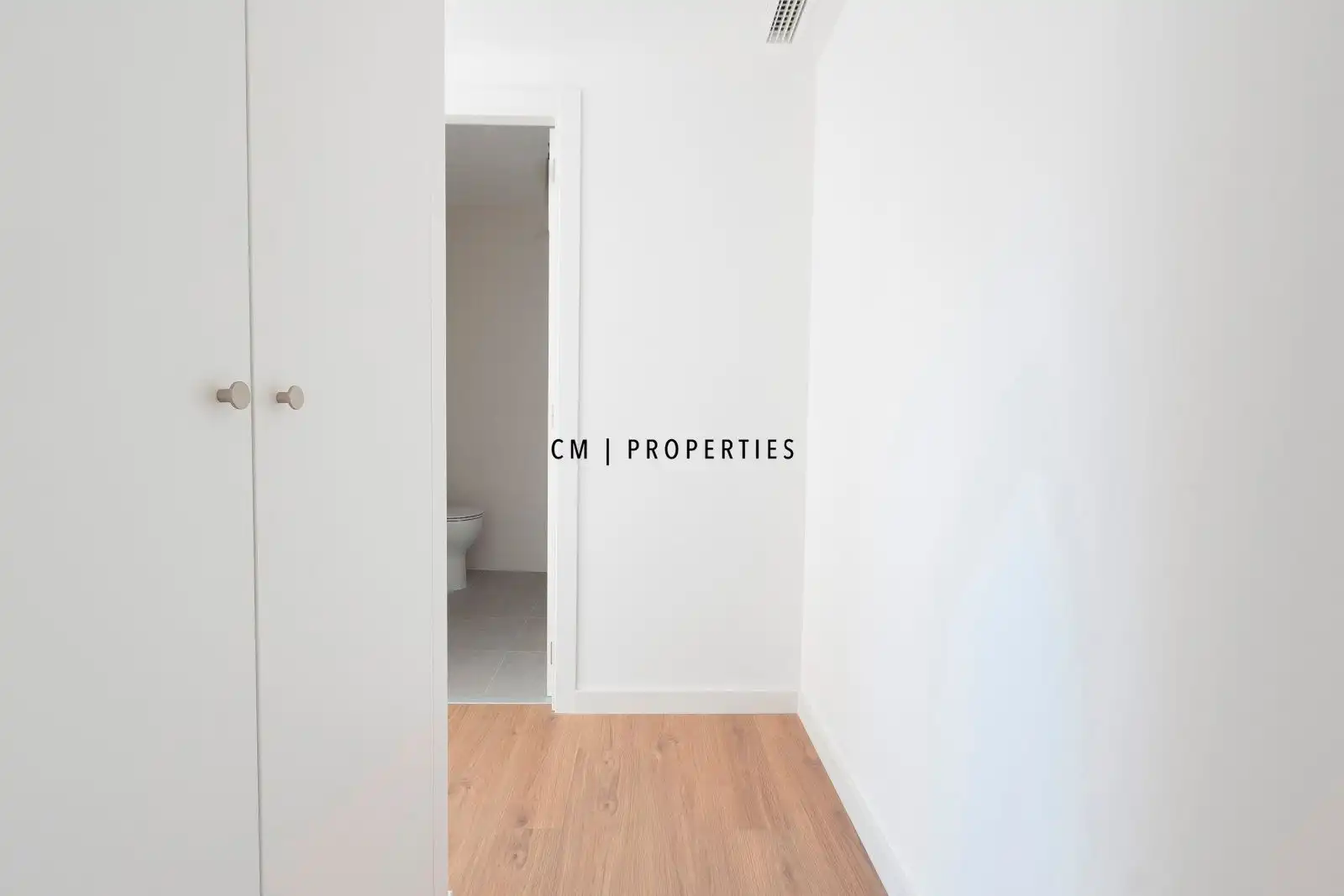 Habitación de Piso de alquiler en Valencia con Terraza, Trastero y Piscina