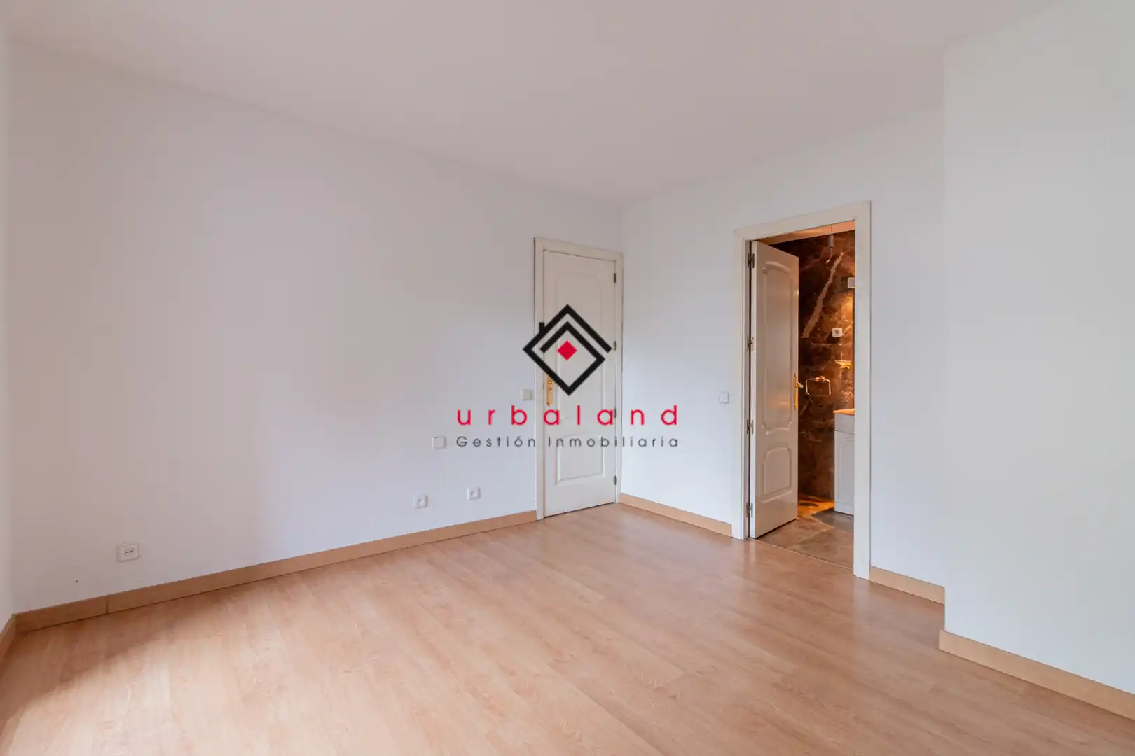 Bedroom of Attic for sale in Madrid  with Air Conditioner, Heating and Terrace