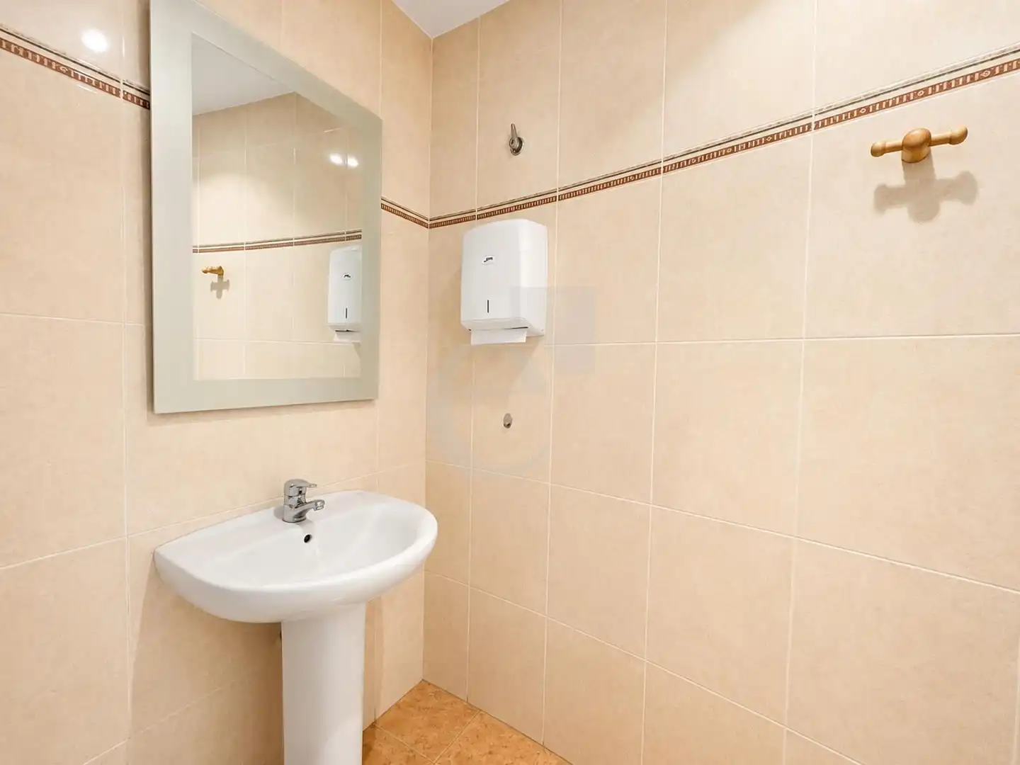 Baño de Oficina de alquiler en Valencia con Aire acondicionado y Calefacción