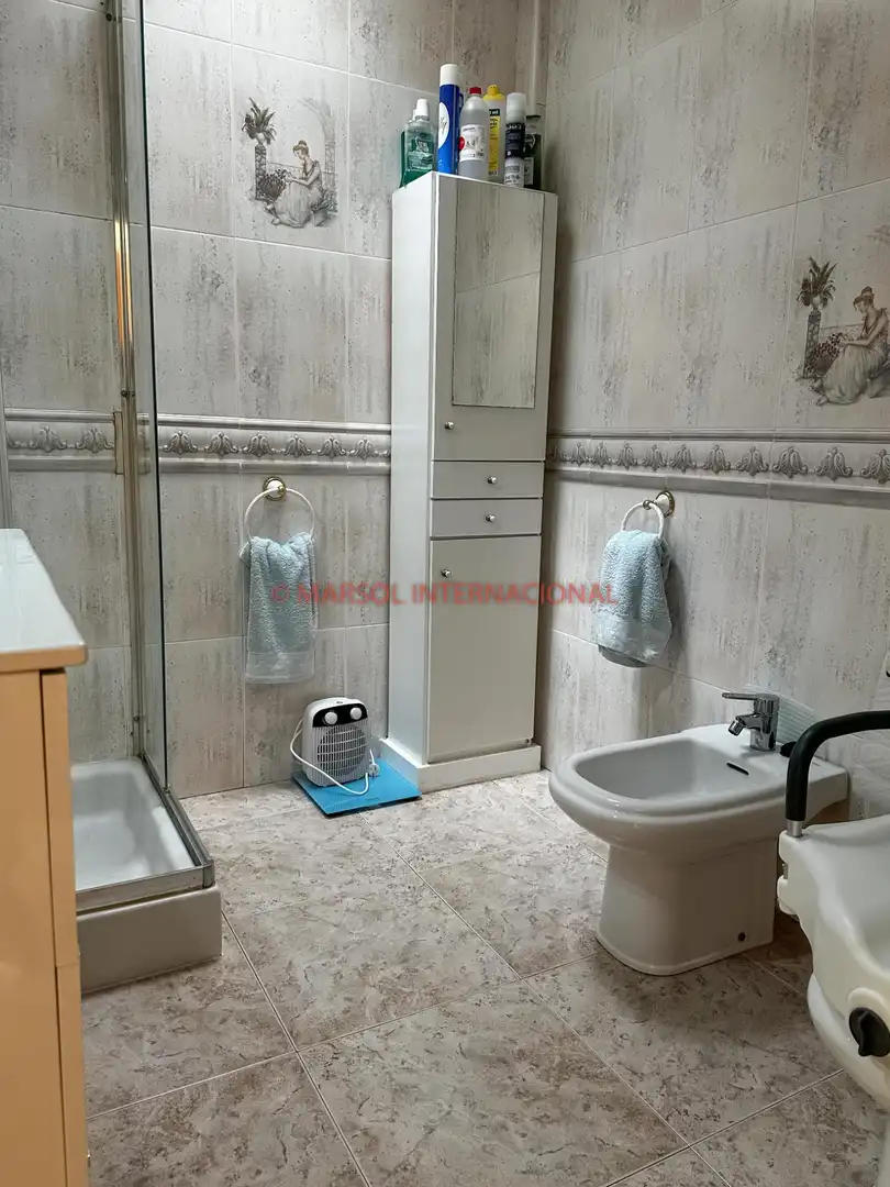 Bany de Casa o xalet en venda en Orihuela amb Jardí privat, Terrassa i Traster