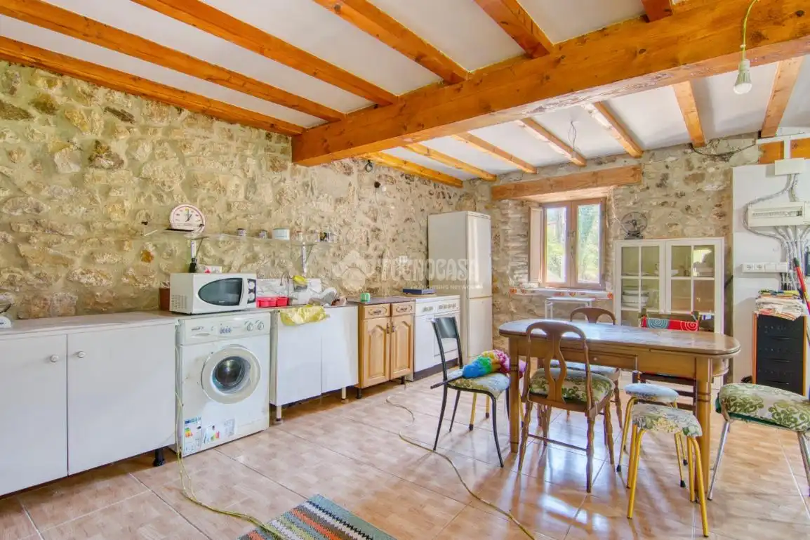 Cuina de Finca rústica en venda en Solórzano amb Terrassa i Balcó