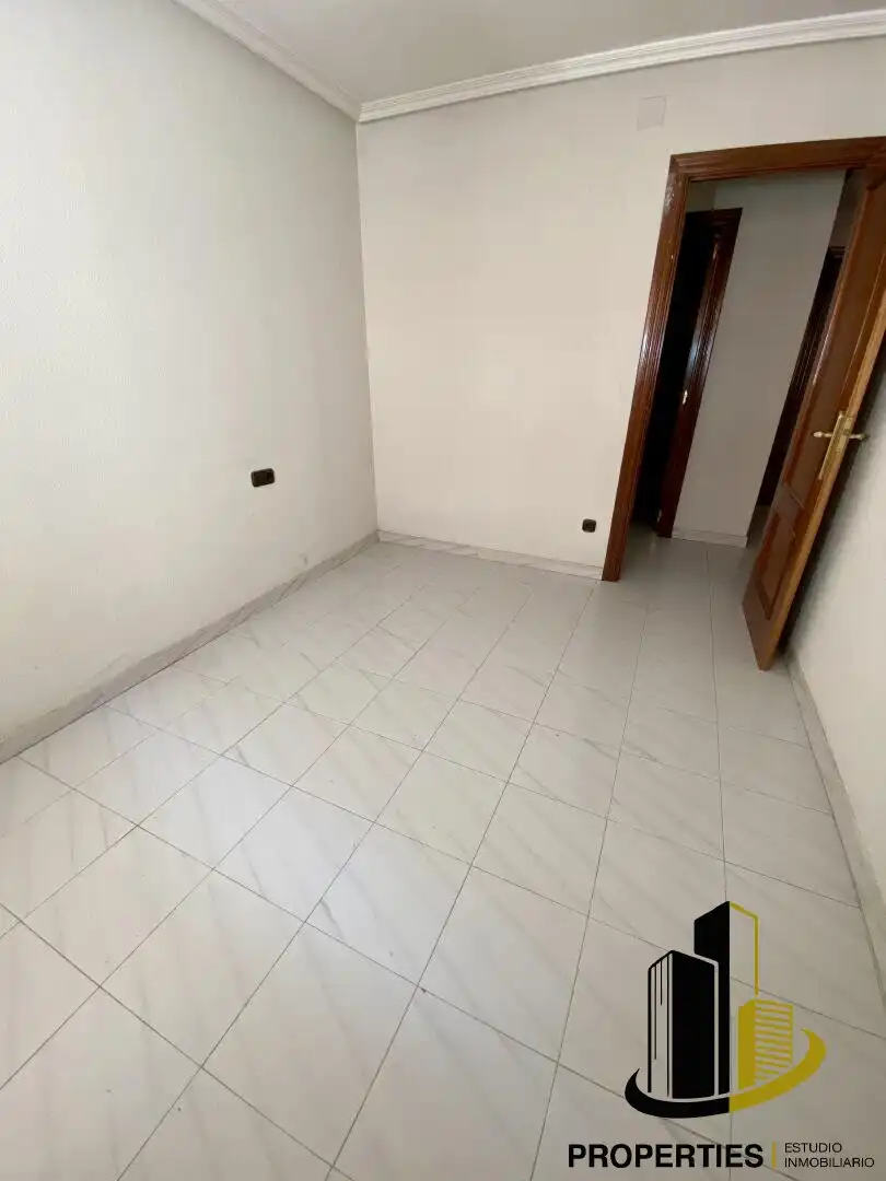 Flat for sale in Guijuelo
