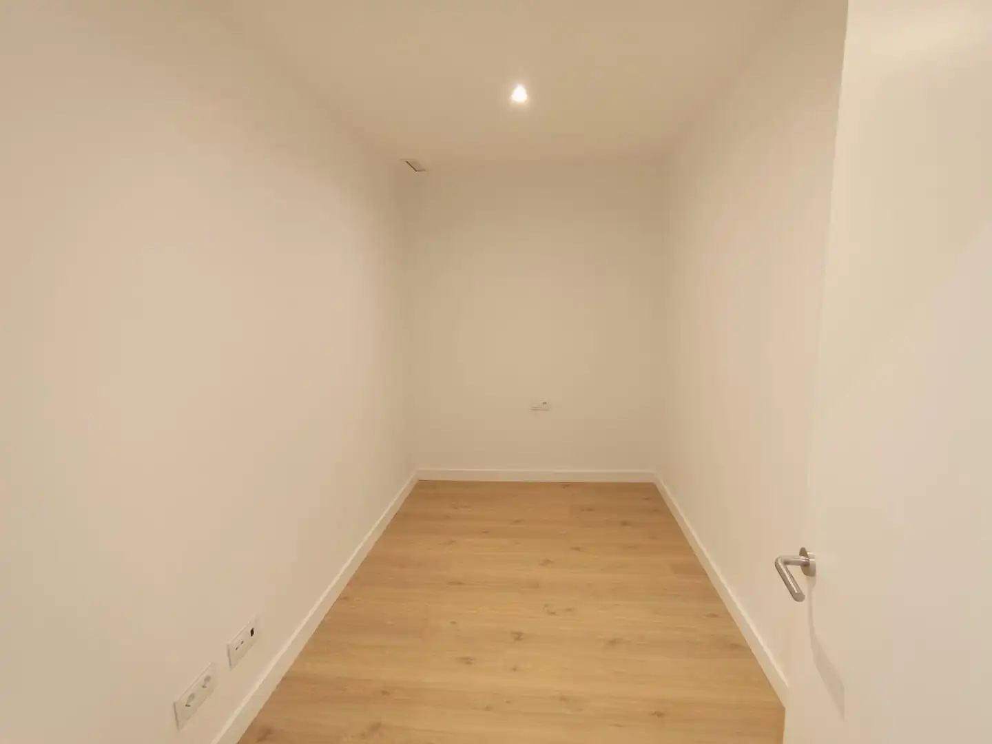 Flat for rent in Mataró  with Air Conditioner and Balcony