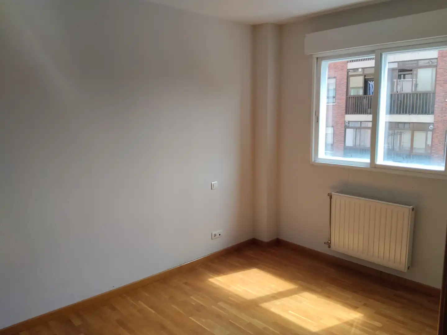 Habitación de Piso en venta en Burgos con Parquet y Trastero