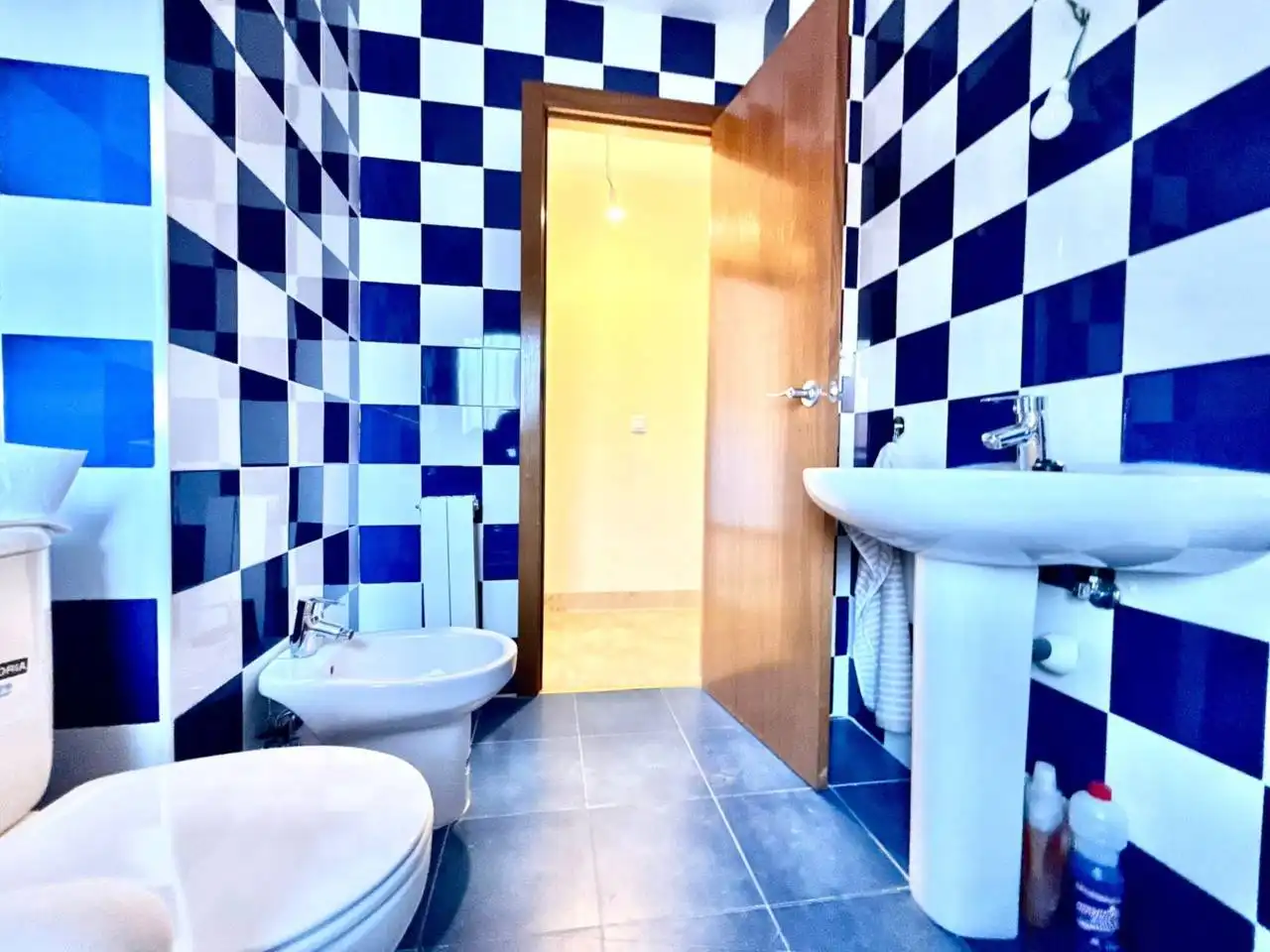Baño de Casa adosada en venta en Bargas con Calefacción, Jardín privado y Alarma