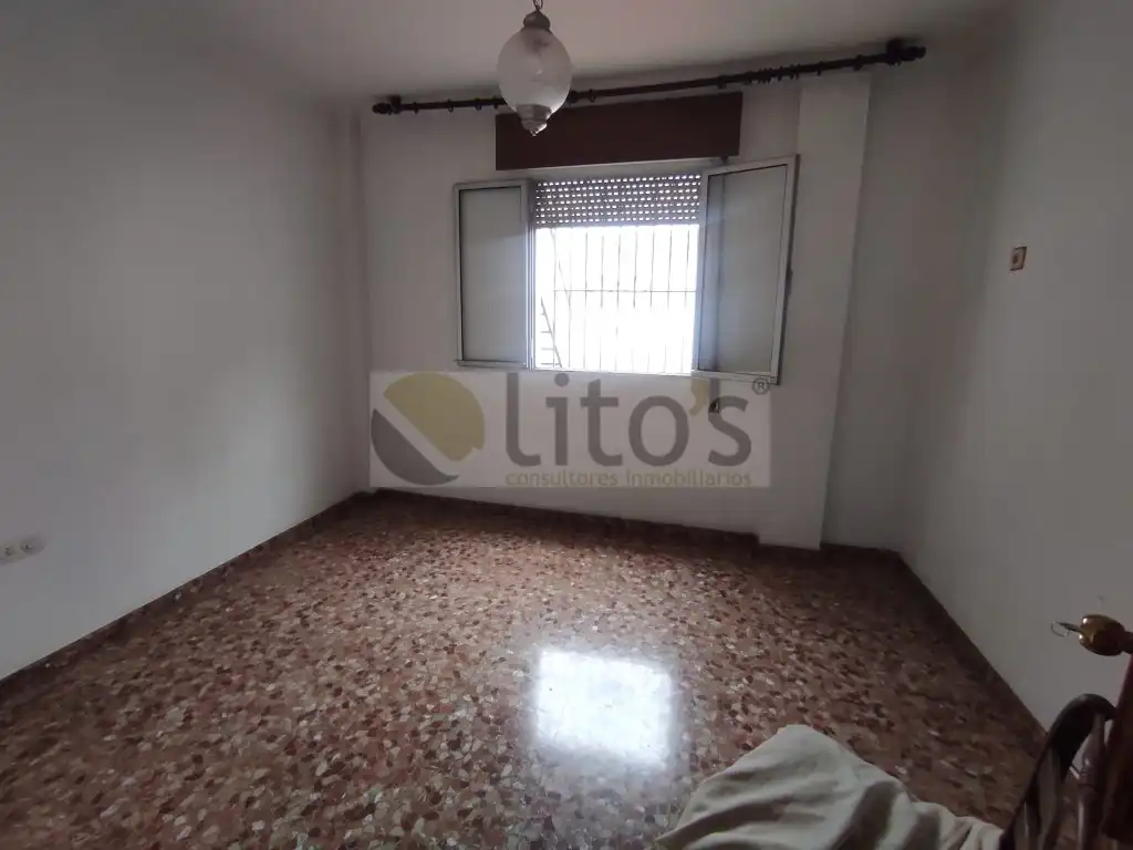 Dormitori de Casa adosada en venda en Dos Hermanas