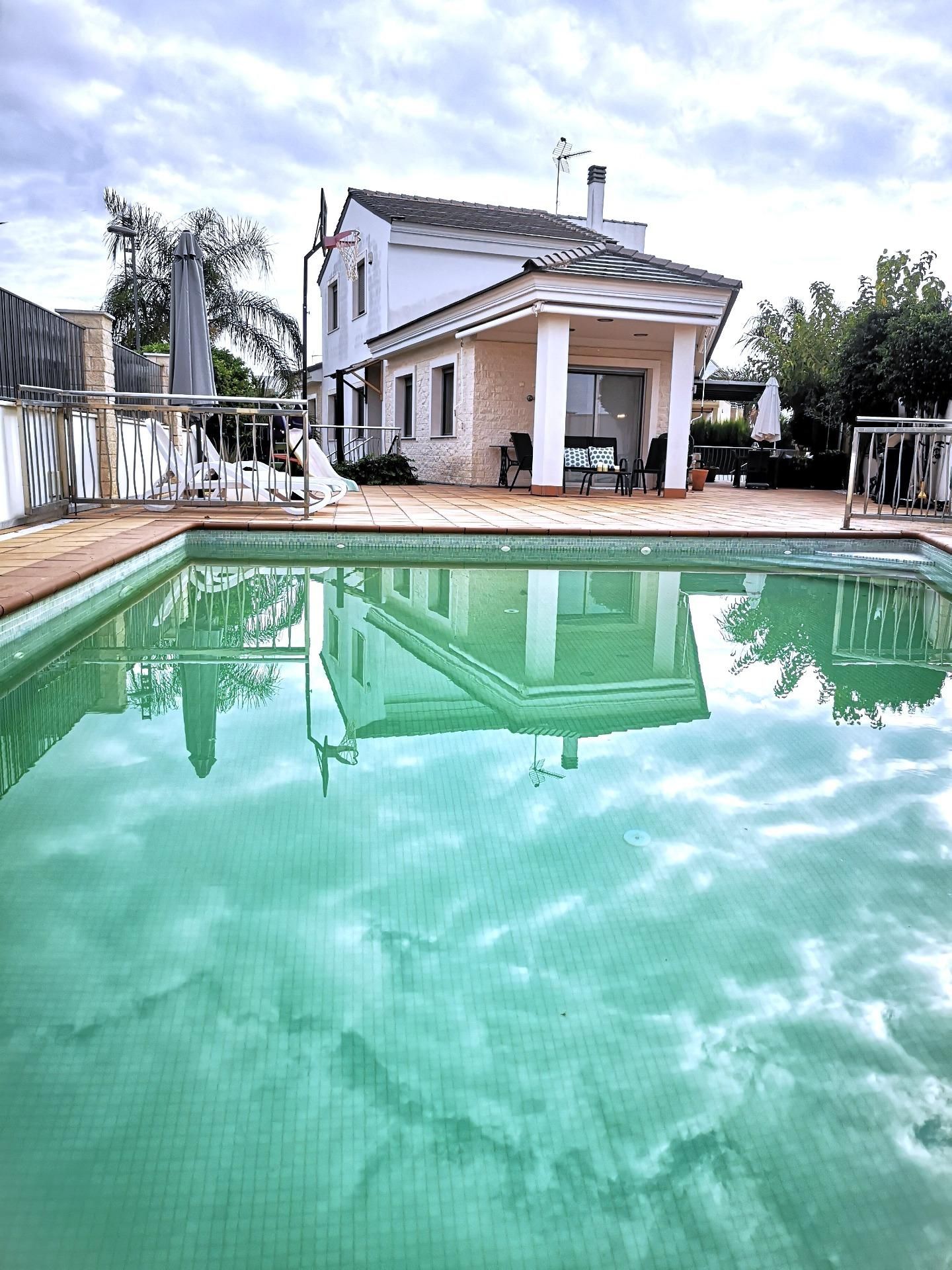 Swimming pool of House or chalet for sale in  Murcia Capital  with Air Conditioner, Heating and Private garden