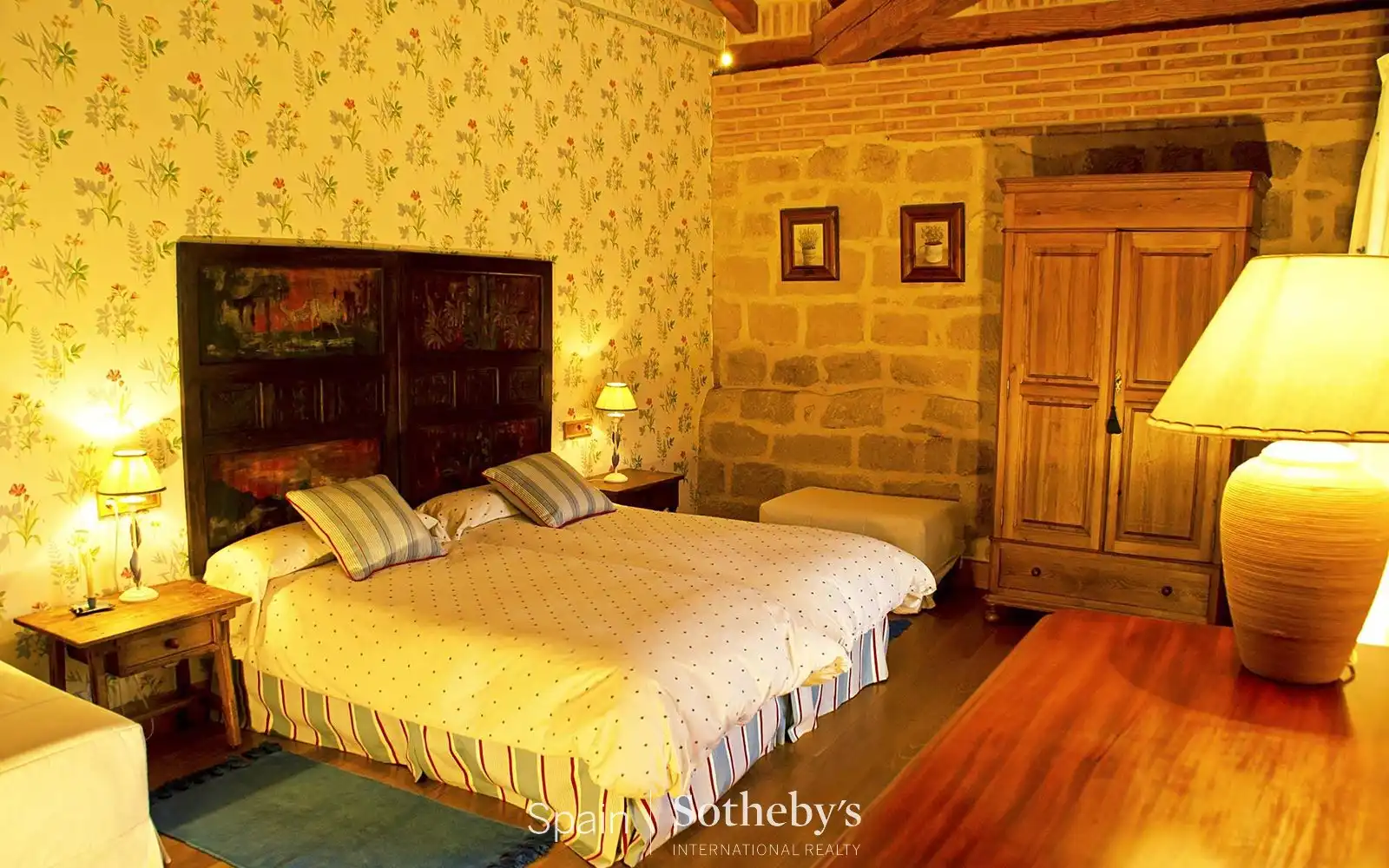 Schlafzimmer von Residential zum Verkauf in Villalba de Rioja