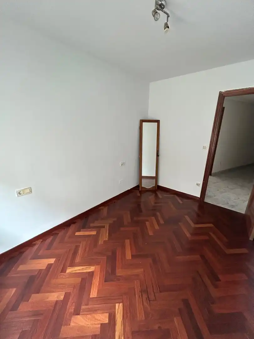 Dormitori de Pis en venda en A Pobra do Caramiñal amb Calefacció, Traster i Moblat