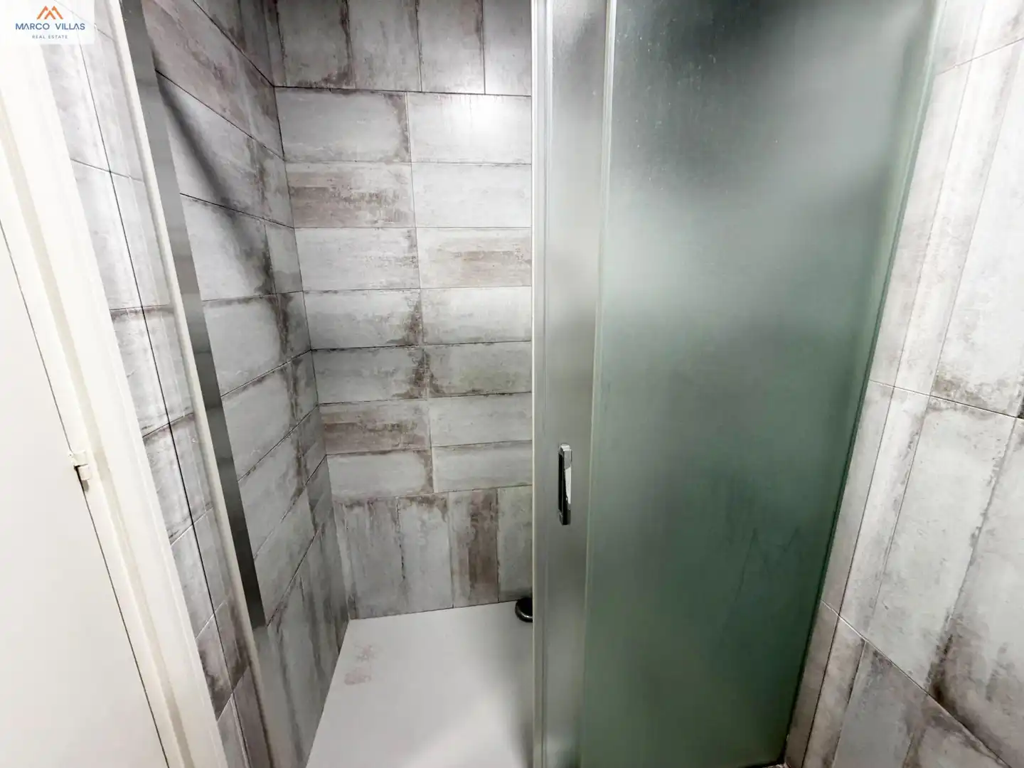 Baño de Piso en venta en Guardamar del Segura con Balcón