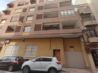Vista exterior de Apartament en venda en Torrevieja amb Aire condicionat, Calefacció i Balcó