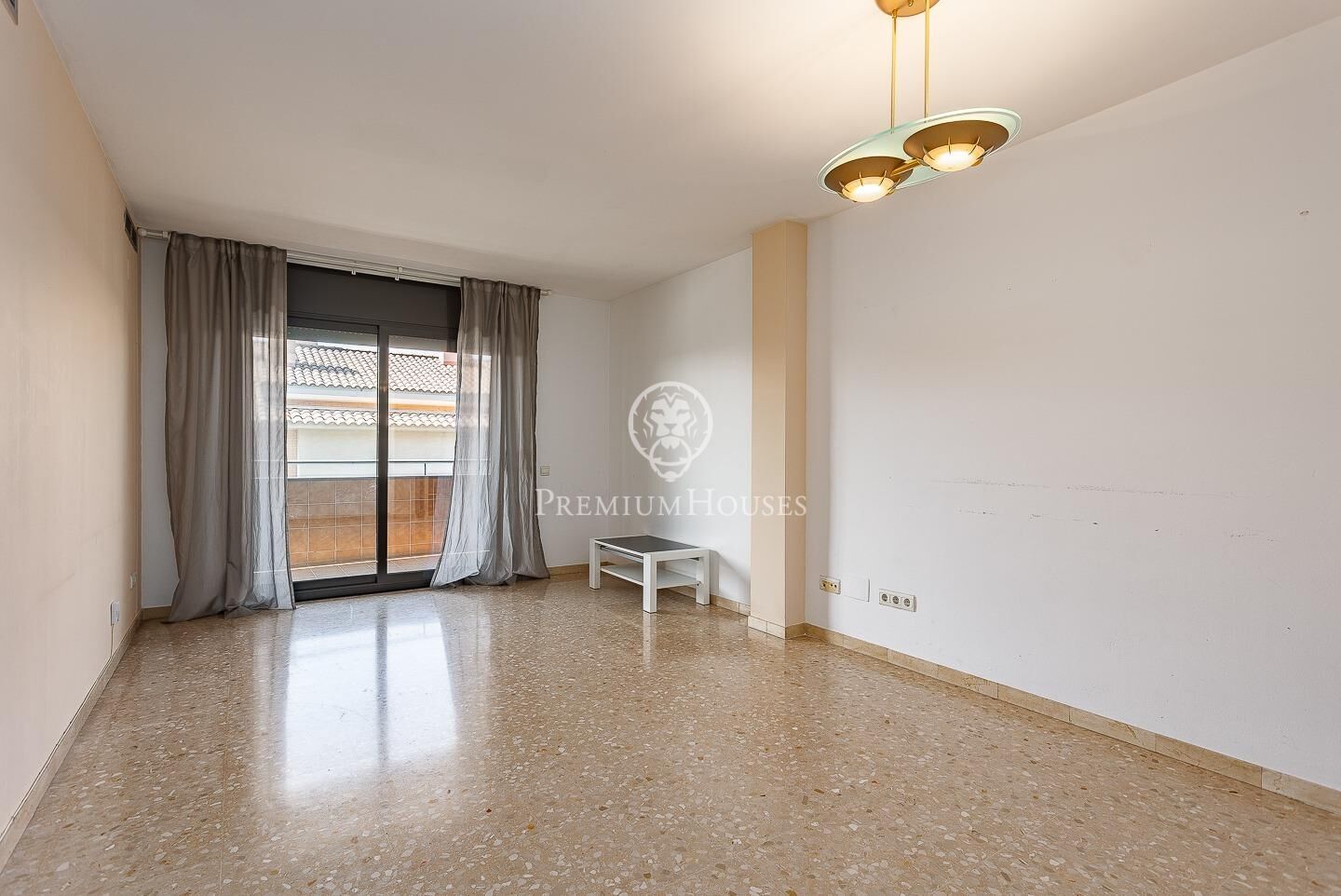 Sala d'estar de Àtic en venda en Sant Joan Despí amb Aire condicionat, Calefacció i Jardí privat