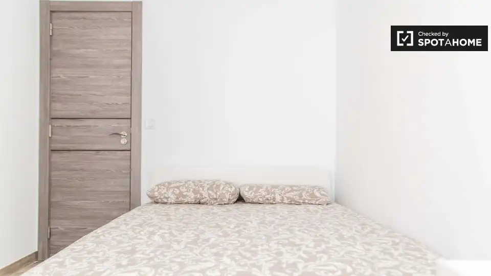 Habitación de Piso de alquiler en Valencia con Aire acondicionado, Calefacción y Amueblado