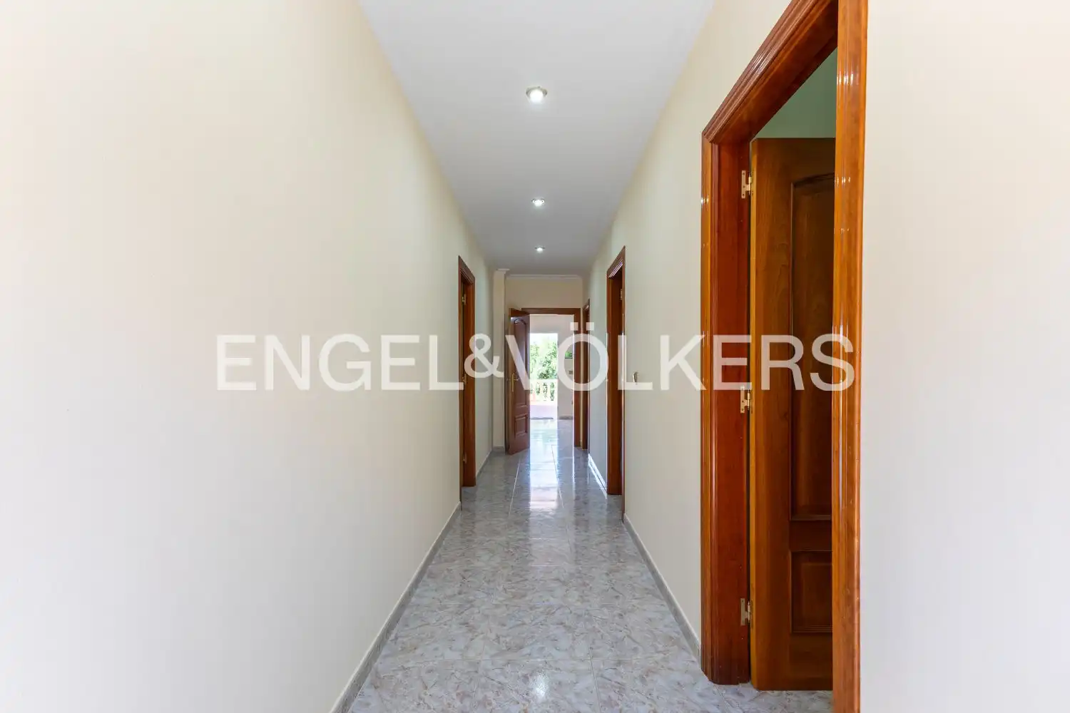 Houses for sale in Montserrat  with Air Conditioner, Heating and Private garden