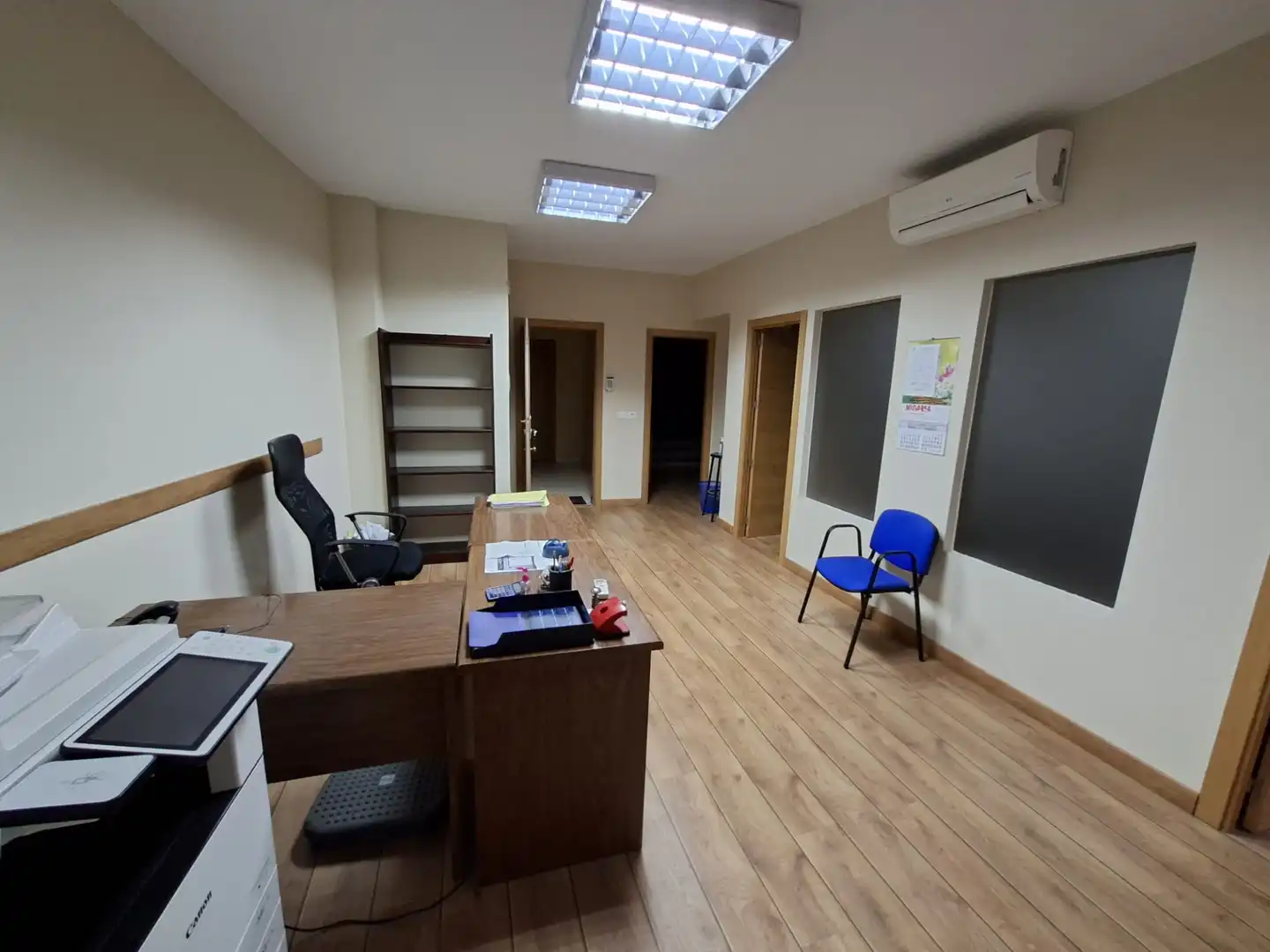 Büro zum Verkauf in Plasencia mit Klimaanlage und Heizung