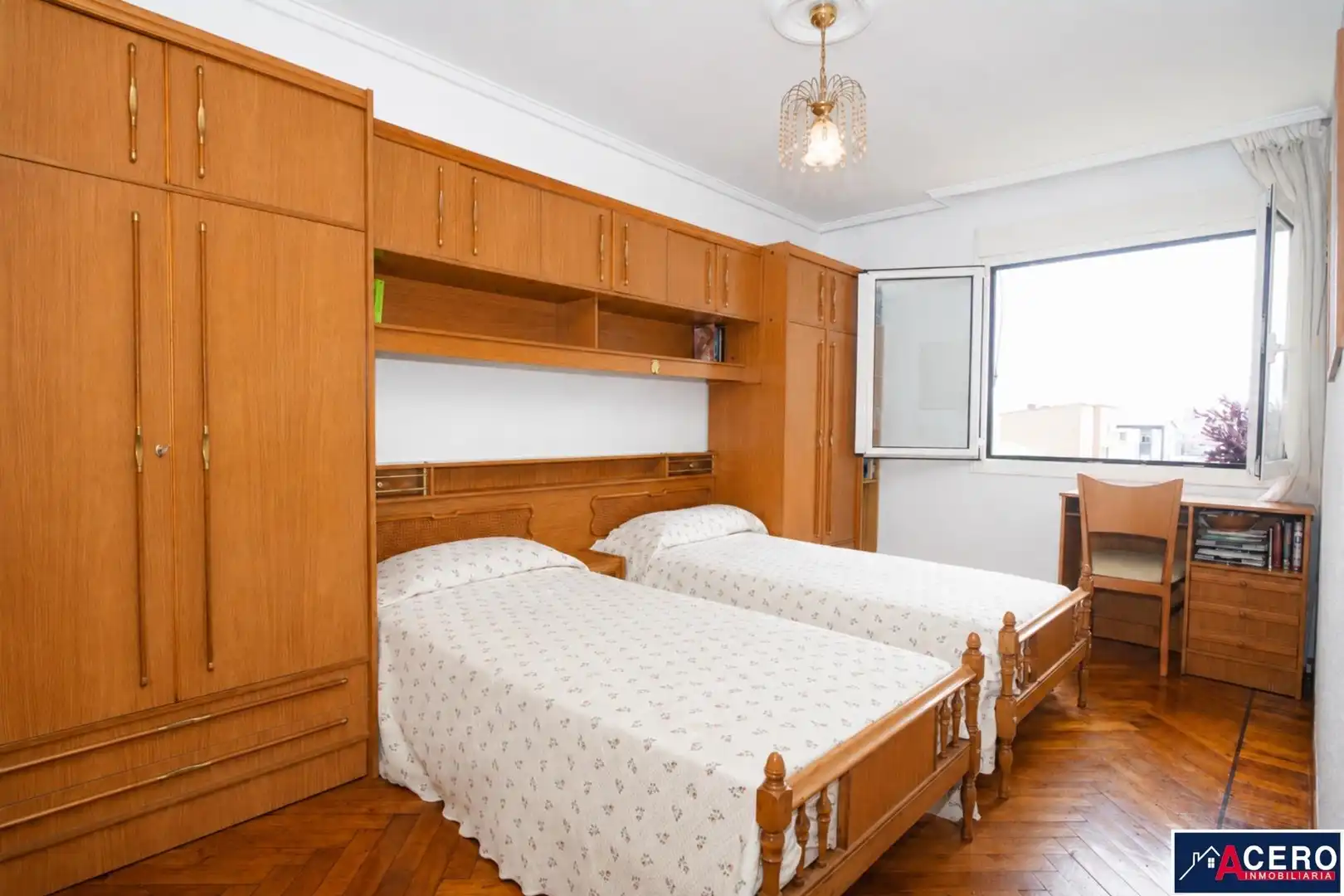 Habitación de Piso en venta en Santander con Calefacción, Trastero y Balcón