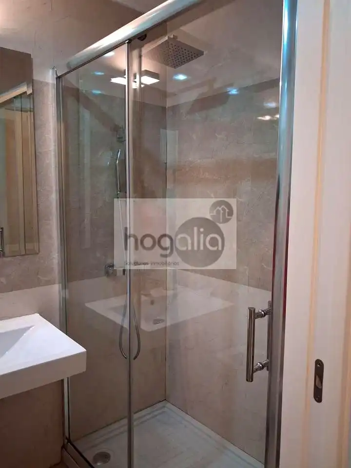 Bathroom of Flat for rent in Este - Alcosa- Torreblanca