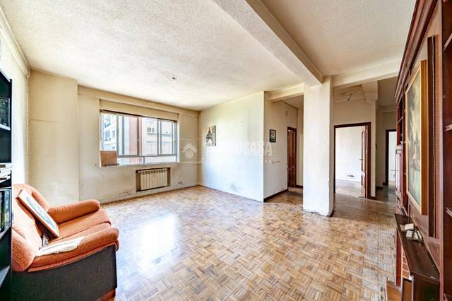 Piso en Venta en Cuatro Caminos - Azca