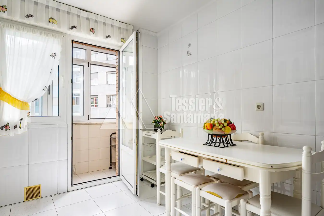 Habitación de Piso en venta en Gijón  con Calefacción, Trastero y Amueblado