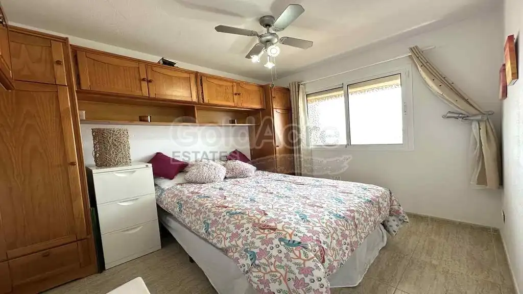 Bedroom of Apartments for sale in La Oliva